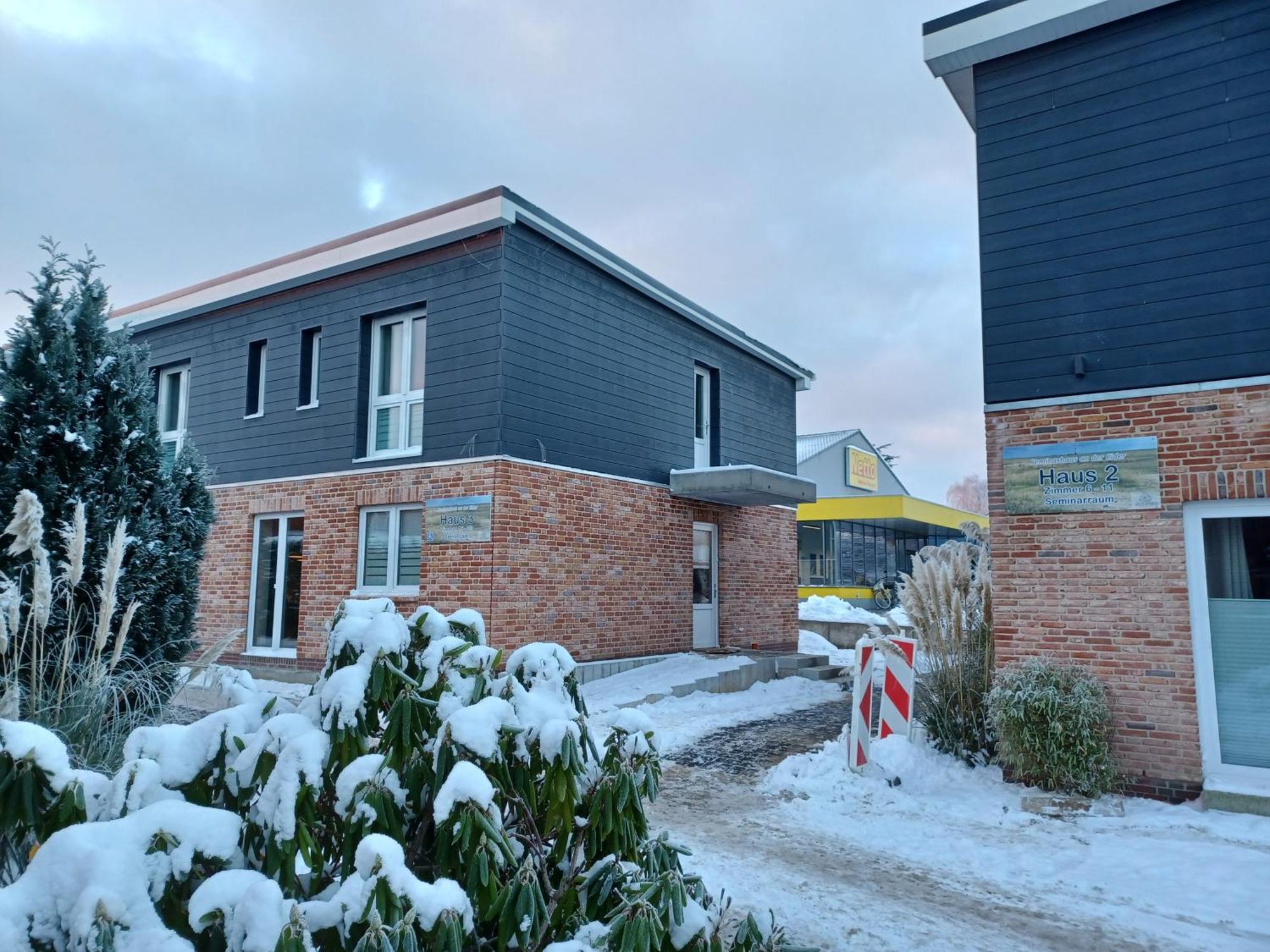 Sportpension "Seminarhaus An Der Eider" Tönning Exteriör bild